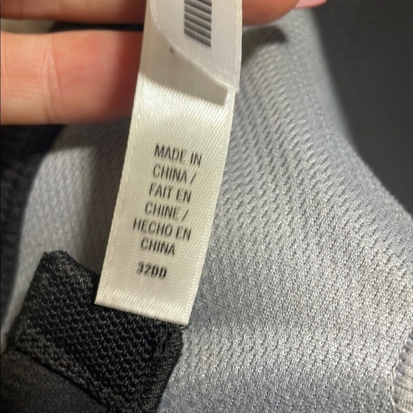 🍂 Red and Gray Victoria Sport by  Victoria's Secret Sports Bras EUC - Picture 6 of 7